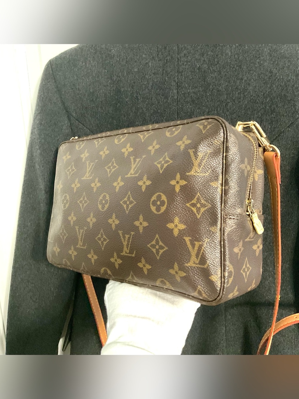 ✅LV TROUSSE 28 CLUTCH 872TH
AUTHENTIC LOUIS VUITTON - Picture 9 of 12
